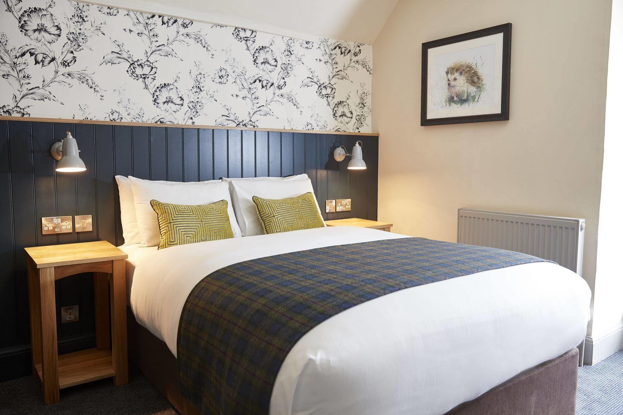 Swan Hotel By Greene King Inns Thaxted エクステリア 写真