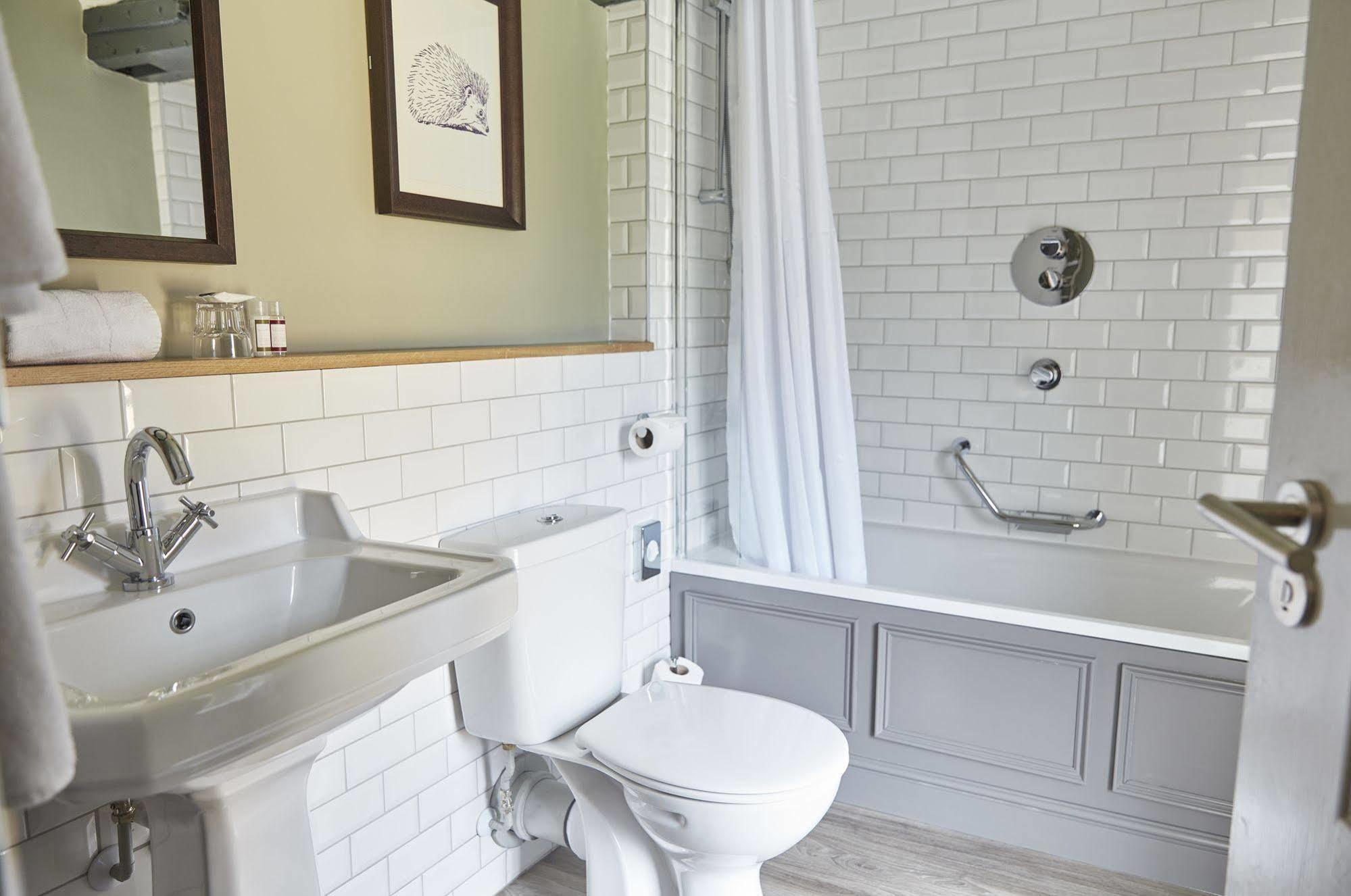 Swan Hotel By Greene King Inns Thaxted エクステリア 写真