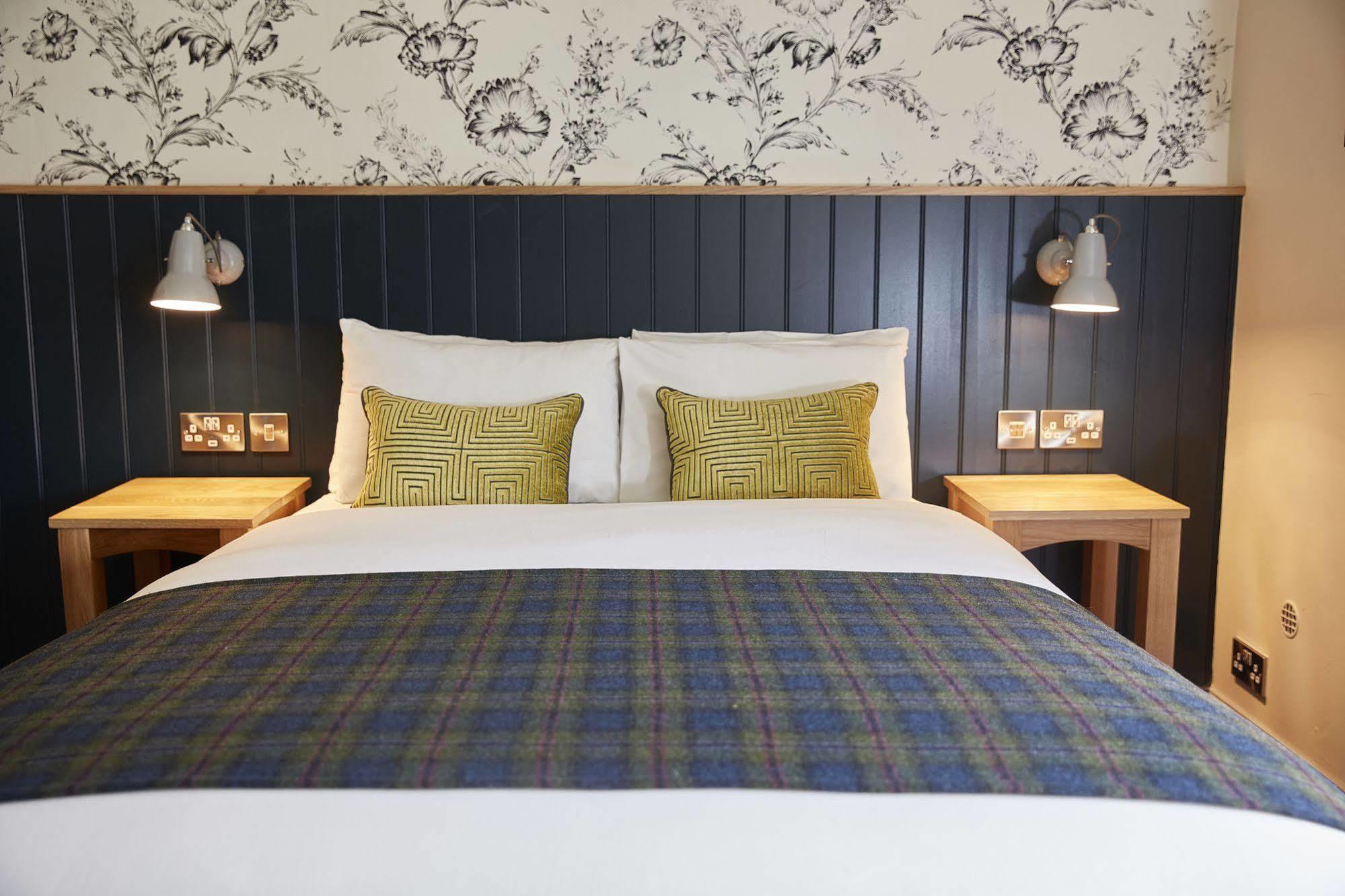 Swan Hotel By Greene King Inns Thaxted エクステリア 写真