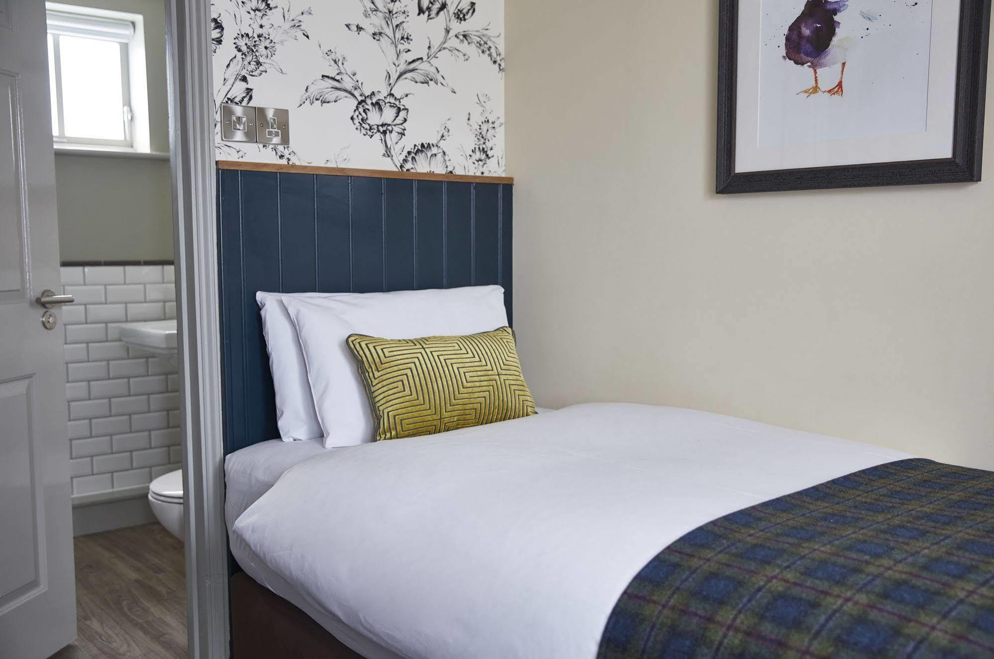 Swan Hotel By Greene King Inns Thaxted エクステリア 写真